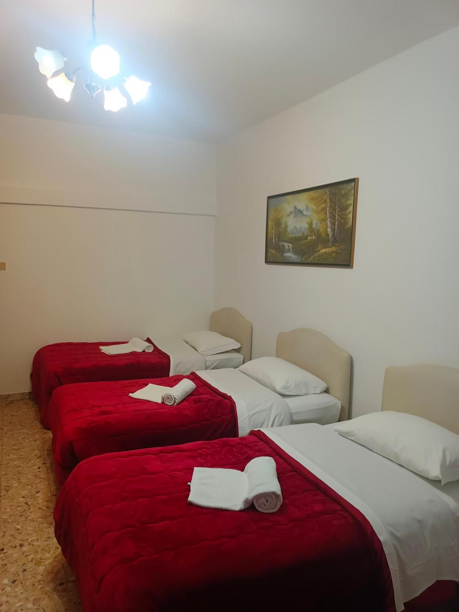 Host Roma Hostel Bagian luar foto