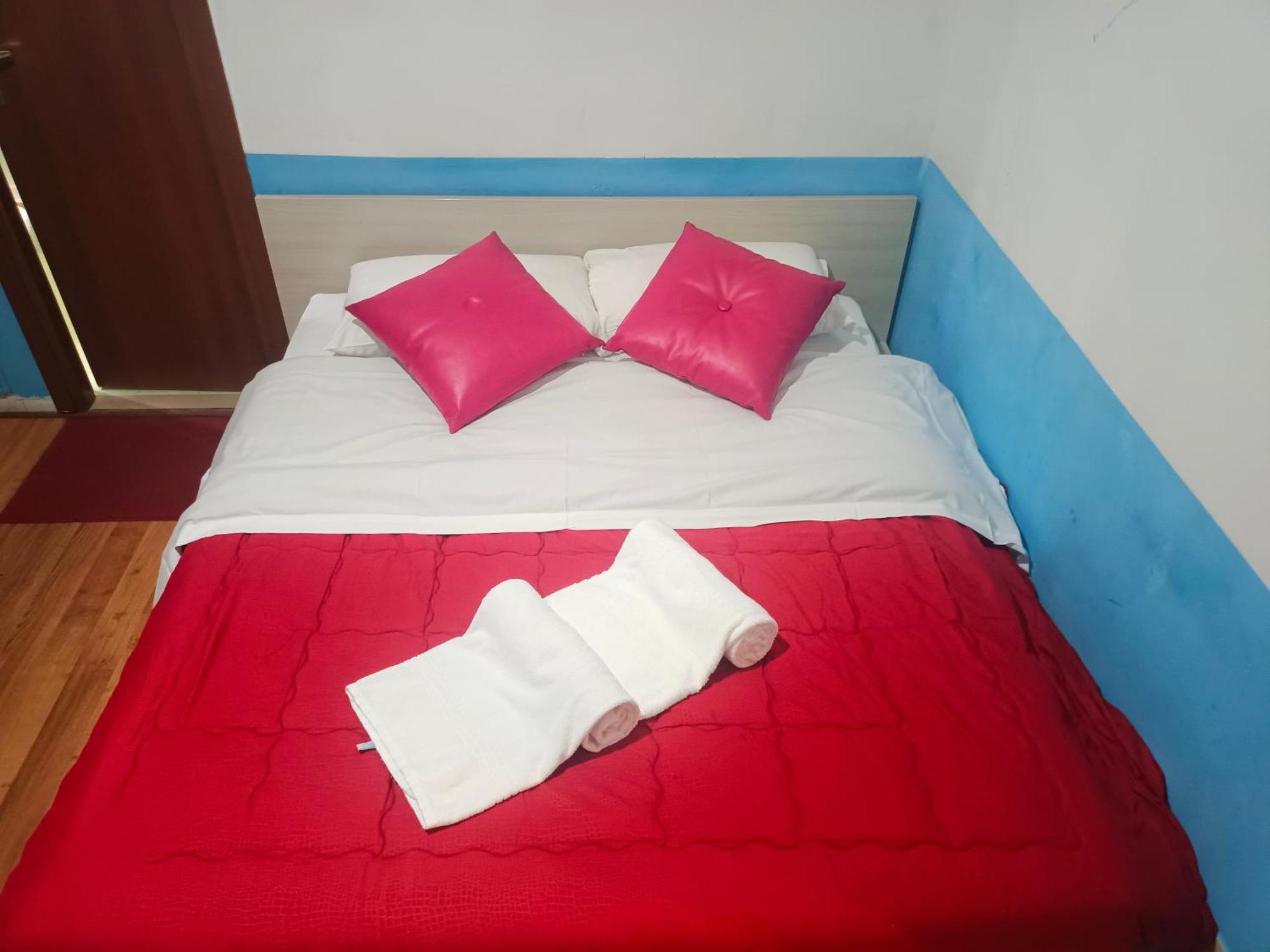 Host Roma Hostel Bagian luar foto